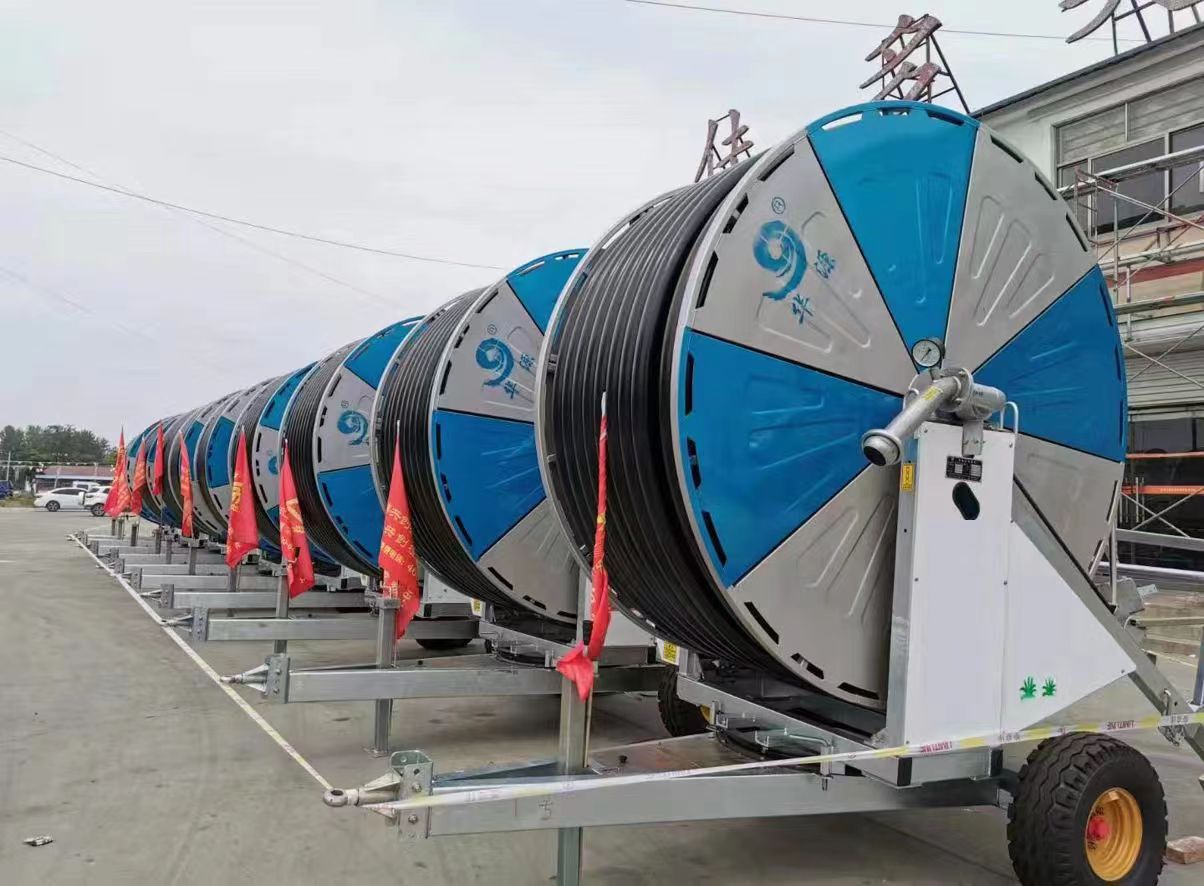 江蘇華源節(jié)水股份：渠道供水式測(cè)控一體化噴灌機(jī)