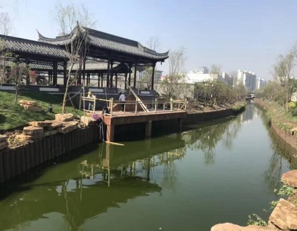 建華建材：仿木樁